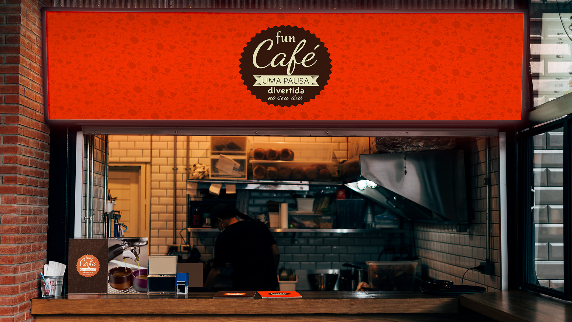 Imagem de um café com luminoso e cardápios com logotipo Fun Café Wheaton.