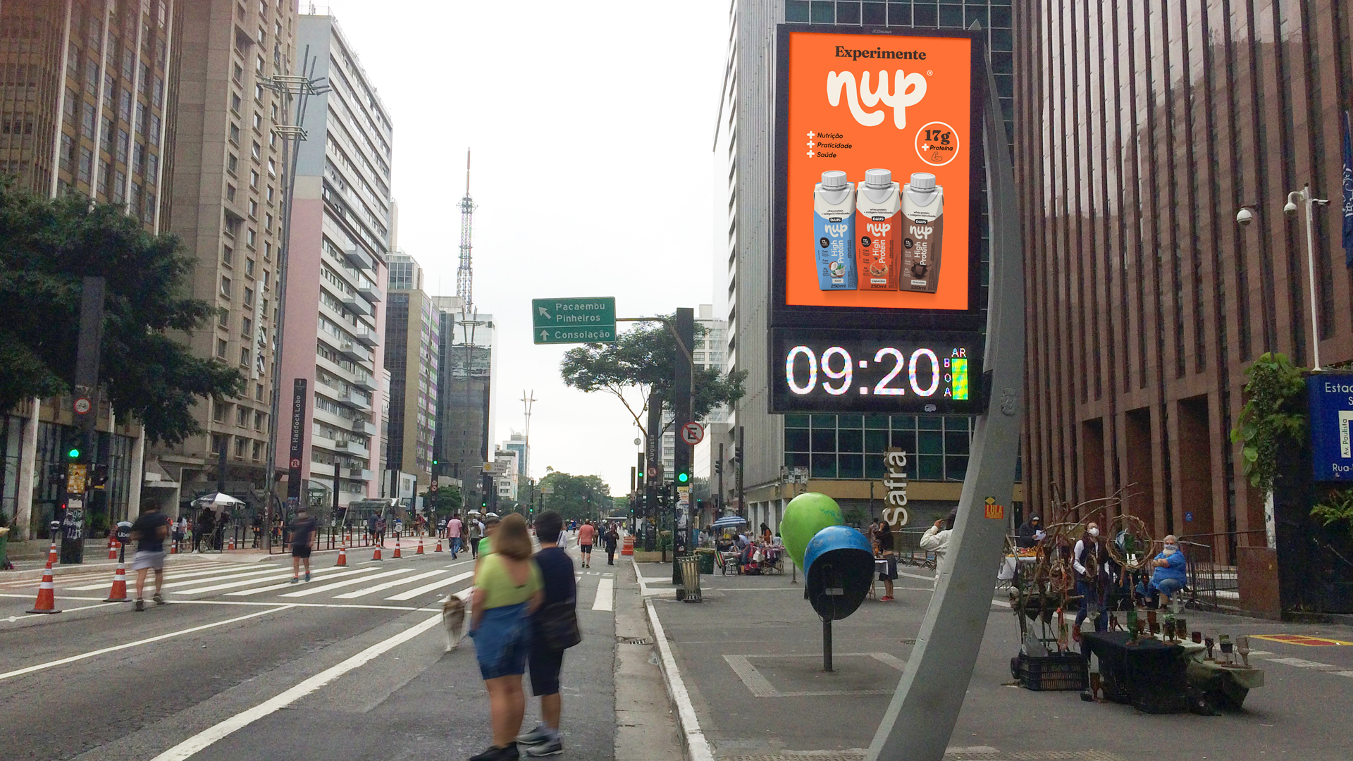 Imagem de relógio de rua com comunicação NUP.